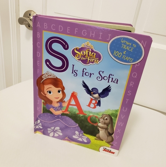 NWOT Disney's Hardbound Book S Is For Sofia Letters To Trace & 100 Flaps, 11 X 9 - Picture 1 of 9